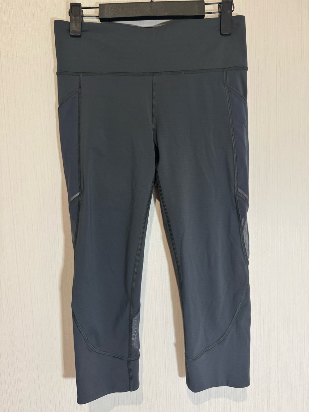 LULULEMON Cropped Leggings. Grey. Size 6. 19” inseam. No flaws. Fun mesh details